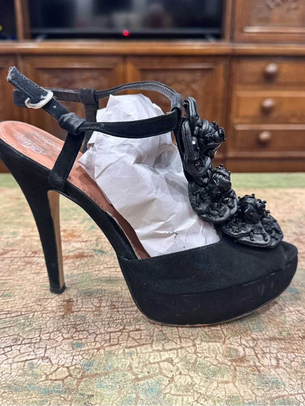 Black VINCE CAMUTO Floral Embellished Women’s Heels